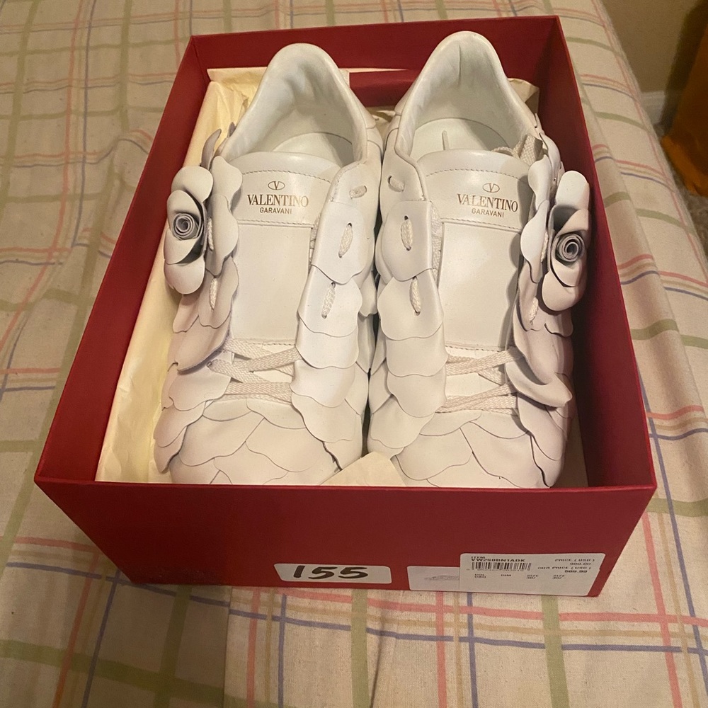 A nice female sneakers